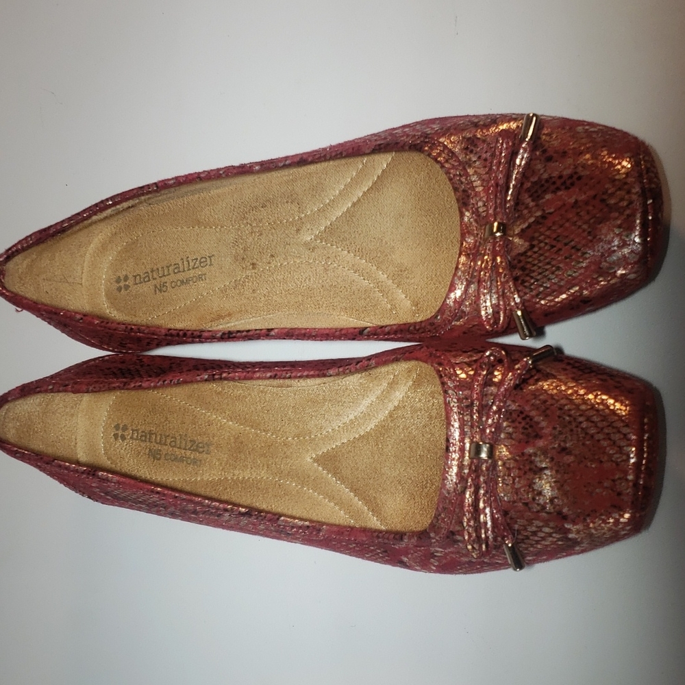 Naturalizer N5 comfort women's loafers soft insole faux snake skin,size 8.